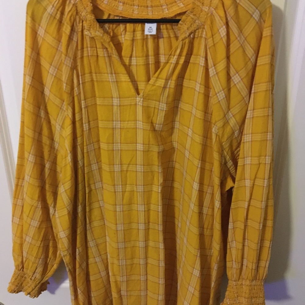 Top - Picture 2 of 2